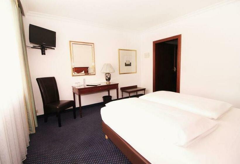 חדר סטנדרט, Der Fürstenhof