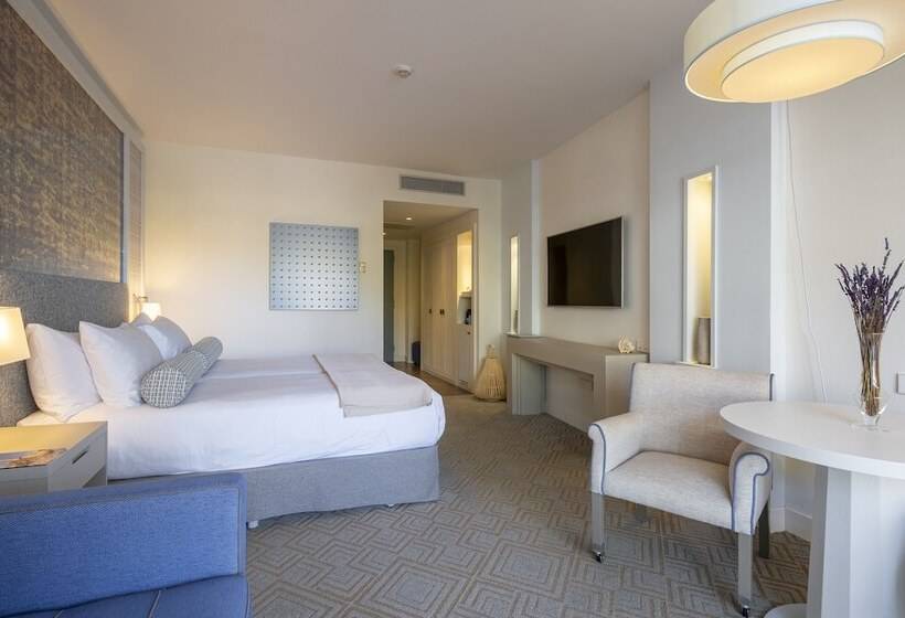 家庭间, Eurostars Sitges