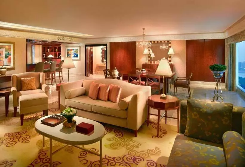 سوییت با چشم‌انداز باغ, Grand Hyatt Dubai Resort & Waterpark