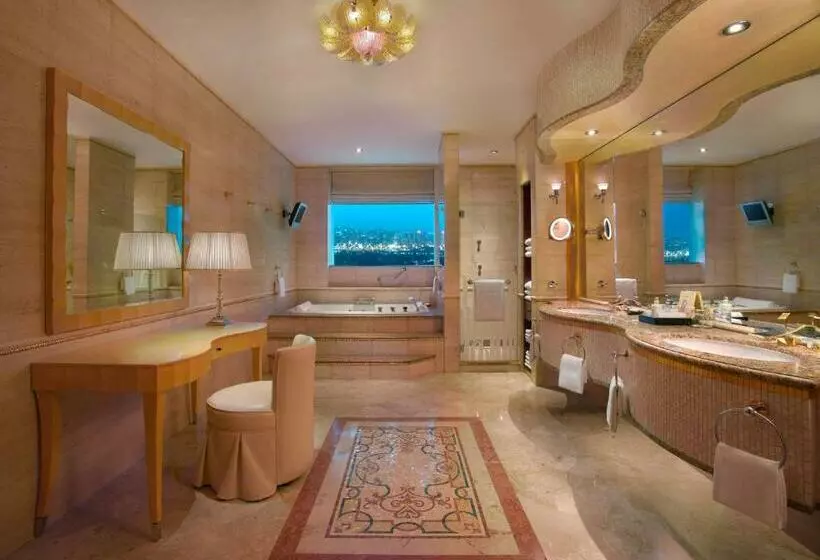 سوییت با چشم‌انداز باغ, Grand Hyatt Dubai Resort & Waterpark