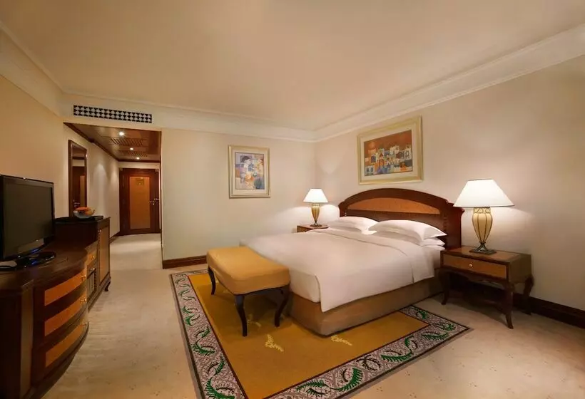 سوییت با چشم‌انداز باغ, Grand Hyatt Dubai Resort & Waterpark