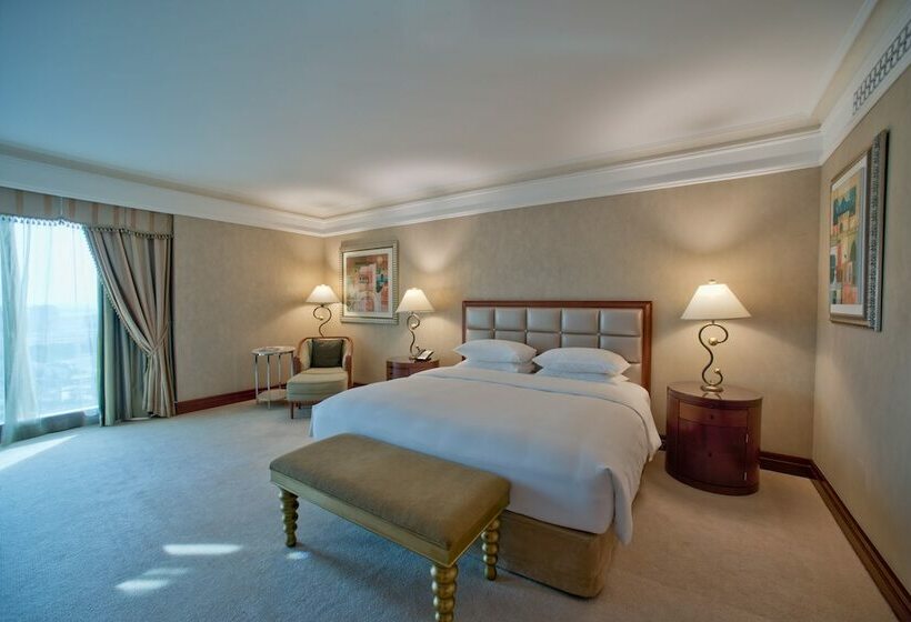 سوییت با چشمانداز باغ, Grand Hyatt Dubai