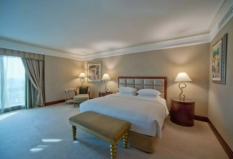سوییت با چشم‌انداز باغ, Grand Hyatt Dubai Resort & Waterpark