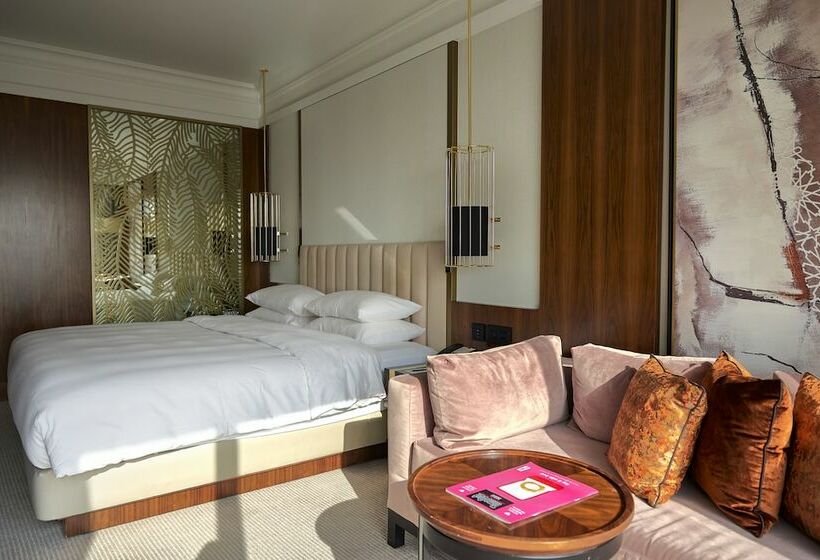 اتاق کلاب, Grand Hyatt Dubai