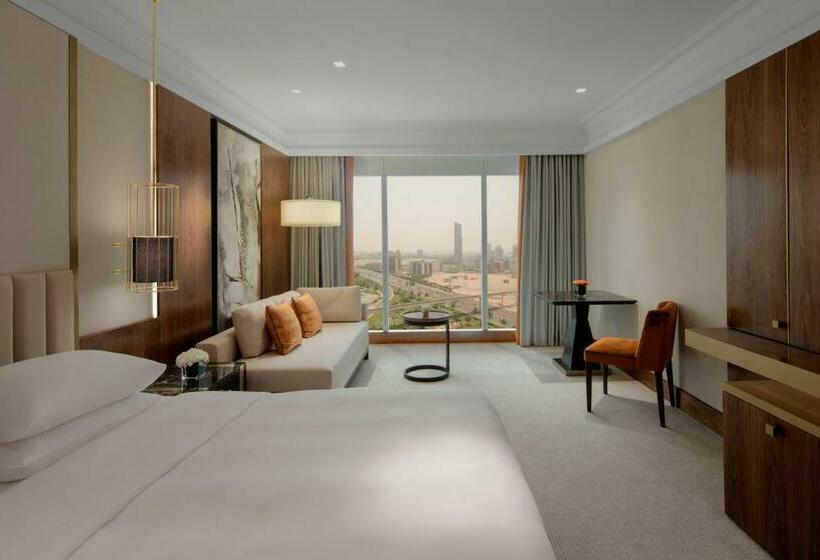 اتاق خانوادگی تودرتو, Grand Hyatt Dubai