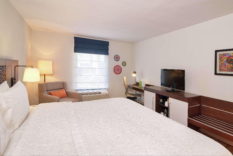 اتاق استاندارد با تخت بزرگ, Hampton By Hilton San Jose Airport