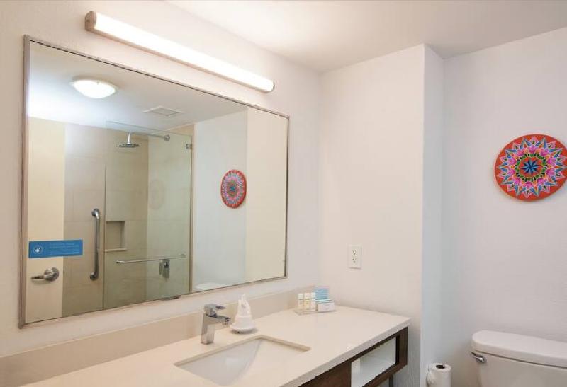 اتاق استاندارد با تخت بزرگ, Hampton By Hilton San Jose Airport