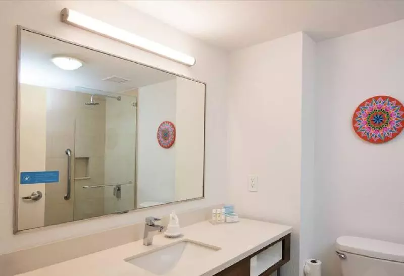 اتاق استاندارد با تخت بزرگ, Hampton by Hilton San Jose Airport