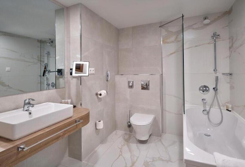 חדר פרמיום עם נוף לעיר, Imperial Plovdiv, A Member Of Radisson Individuals