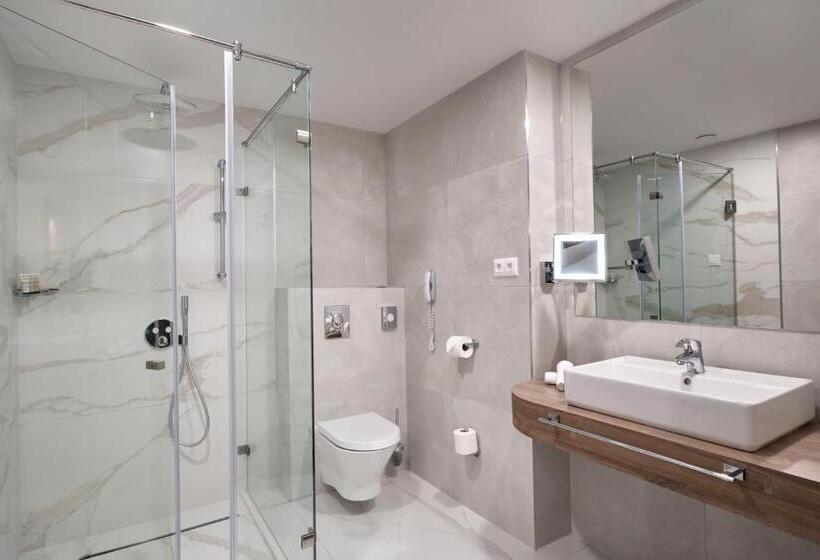 חדר פרמיום נוף לגינה, Imperial Plovdiv, A Member Of Radisson Individuals