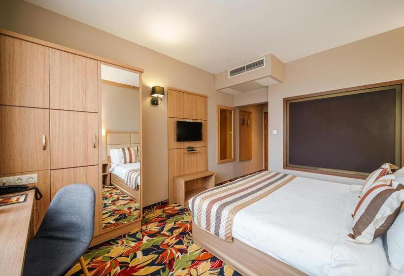 חדר סטנדרט נוף לגינה, Imperial Plovdiv, A Member Of Radisson Individuals