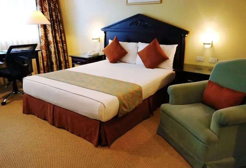 اتاق اجرایی, Oxford Suites Makati