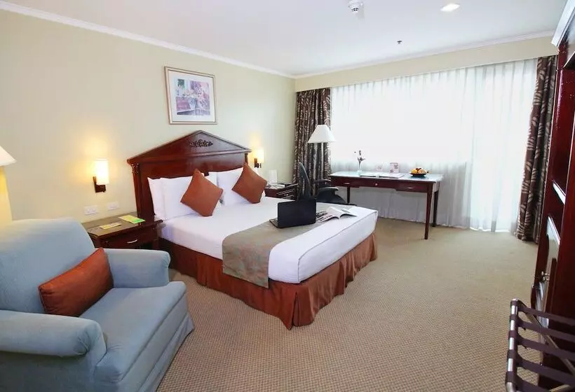اتاق اجرایی, Oxford Suites Makati