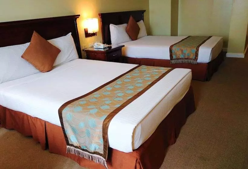 اتاق لوکس, Oxford Suites Makati