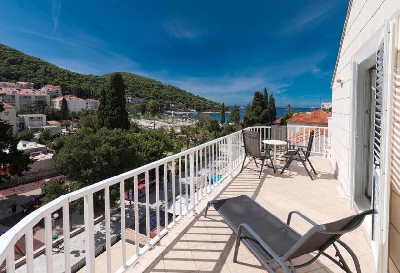 غرفة قياسية إطلالة جانبية علي البحر, Perla