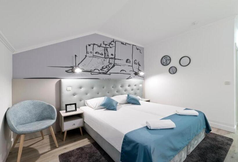 غرفة قياسية إطلالة جانبية علي البحر, Perla