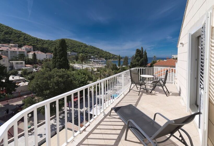 غرفة قياسية إطلالة جانبية علي البحر, Perla