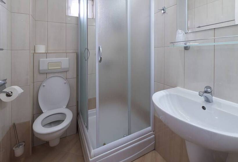 غرفة قياسية إطلالة جانبية علي البحر, Perla