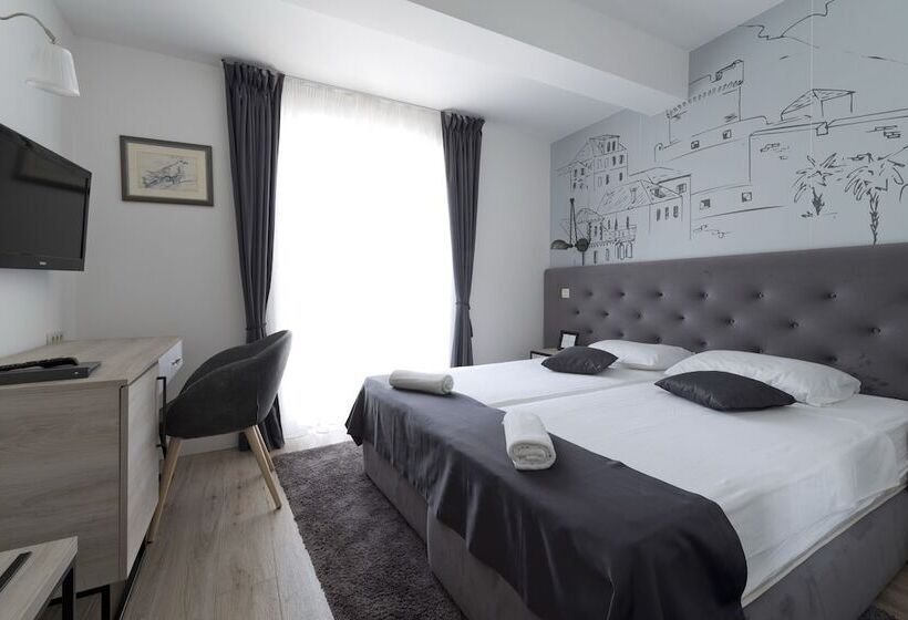 غرفة قياسية إطلالة جانبية علي البحر, Perla