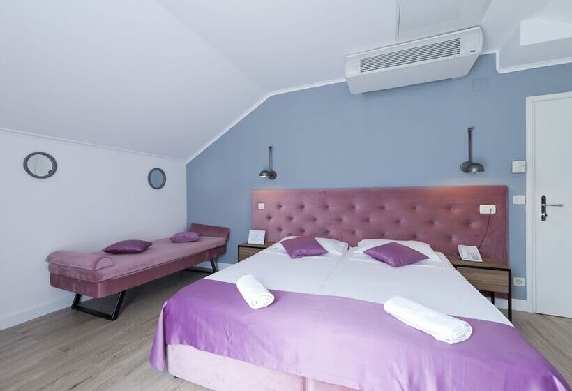 غرفة قياسية إطلالة جانبية علي البحر, Perla