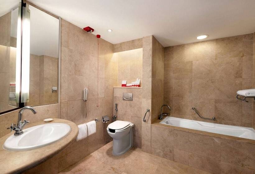 اتاق لوکس, Ramada Plaza By Wyndham Dubai Deira