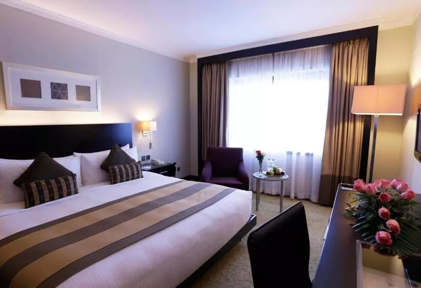 اتاق لوکس با تخت بزرگ, Ramada Plaza By Wyndham Dubai Deira