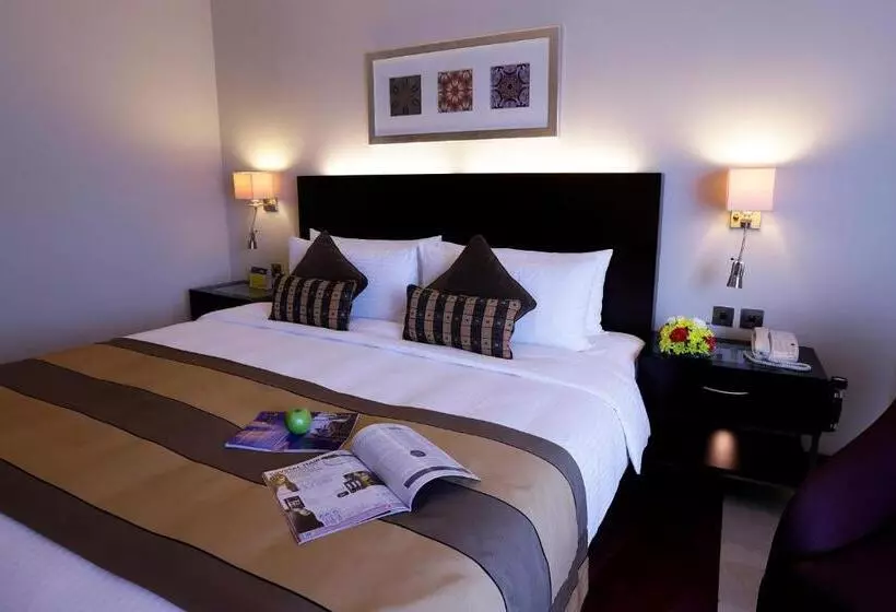 اتاق لوکس با تخت بزرگ, Ramada Plaza By Wyndham Dubai Deira