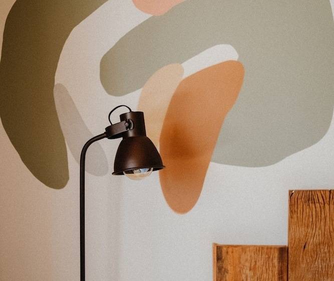 标准三人间, Selina Foz