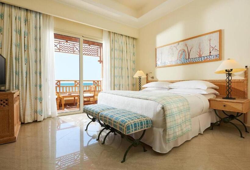 キングサイズベッドのデラックススイート, Sheraton Soma Bay Resort