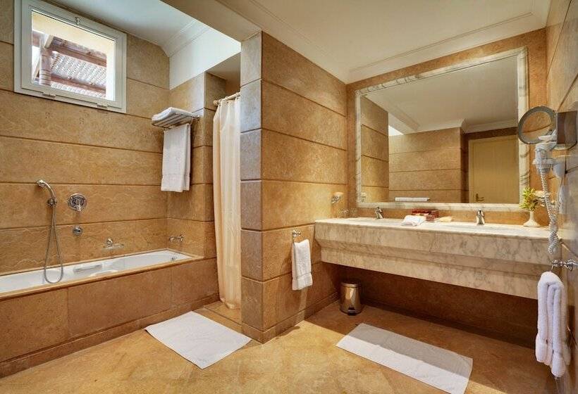 سوئیت سلطنتی 2 خوابه, Sheraton Soma Bay Resort