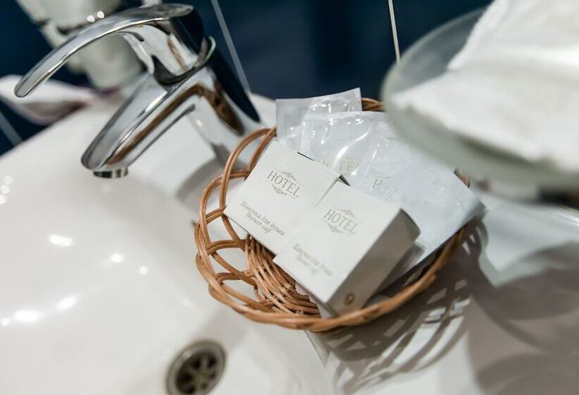 جناح جونيور, Sokol Hotel Suzdal