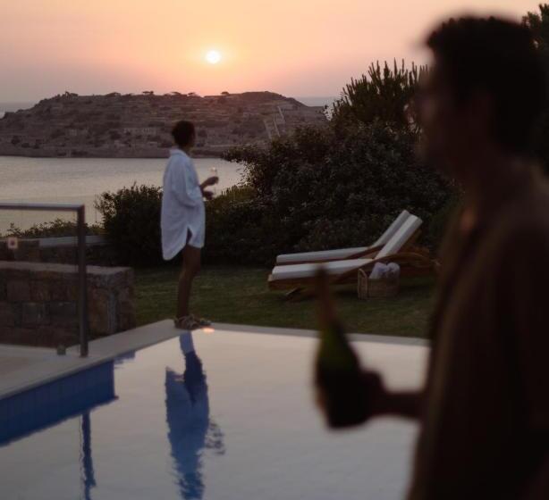 Villa 1 Quarto, Phāea Blue