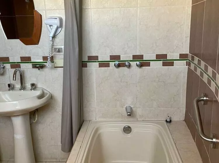 اتاق اجرایی, Royal Inn Hotel Juliaca