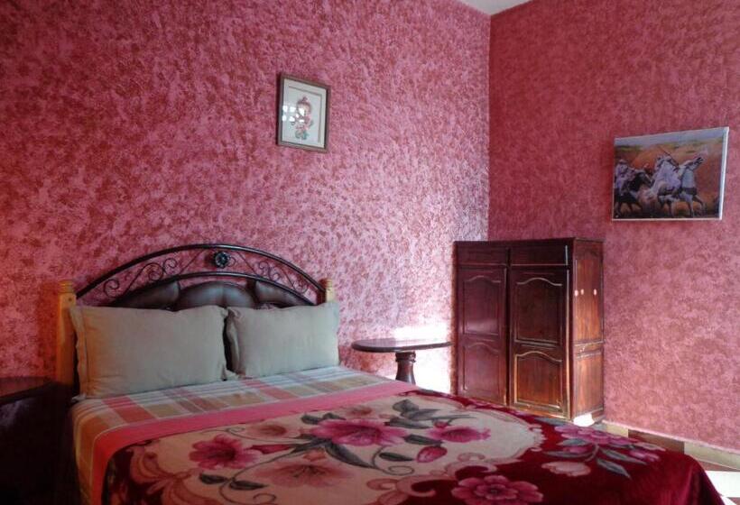 غرفة قياسية, Les Tajines Bleus