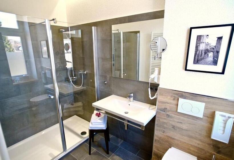 Семейное Студио, Bahnhof Erzingen, Hotel, Coffee & More