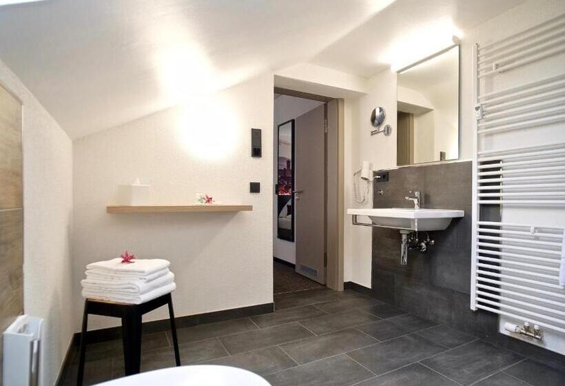 חדר דלוקס, Bahnhof Erzingen, Hotel, Coffee & More