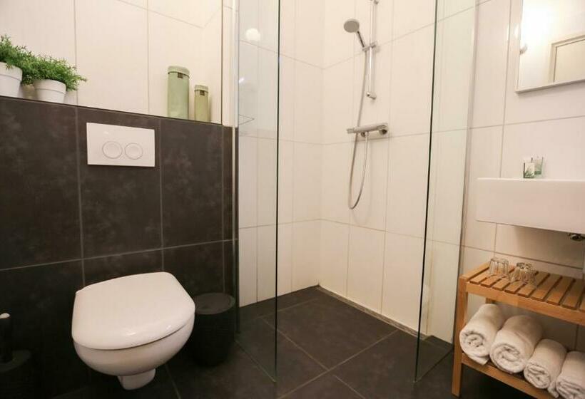 סטודיו משפחתי, De Rolders