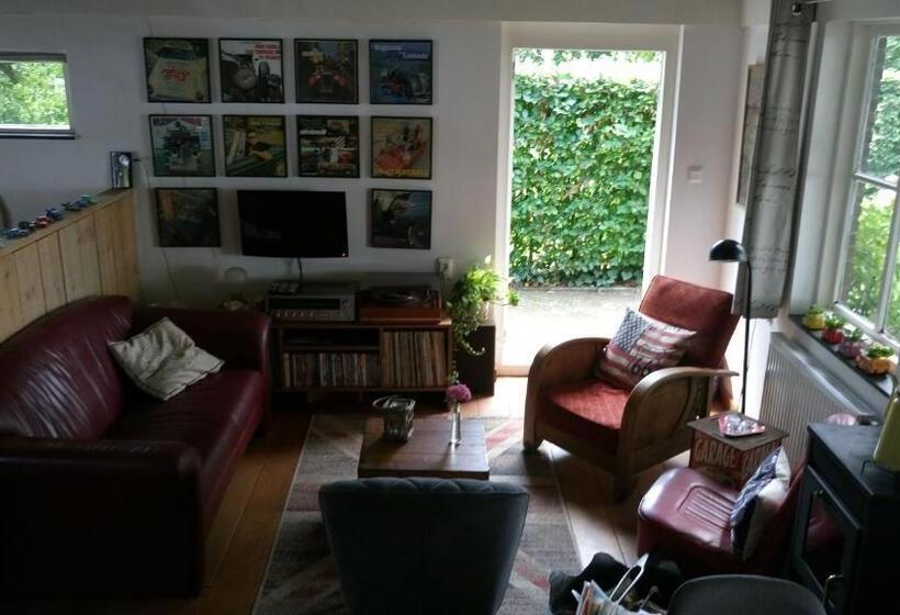 家庭间, Holiday Cottage De Garage Inn