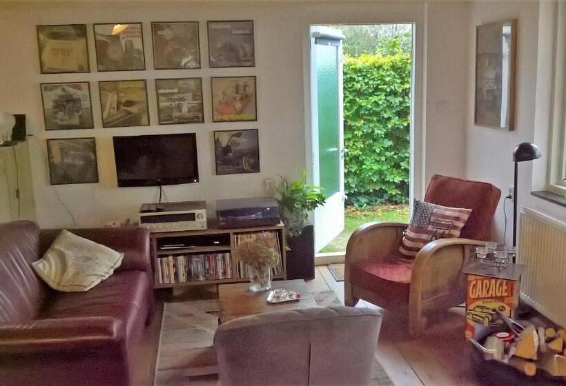 家庭间, Holiday Cottage De Garage Inn