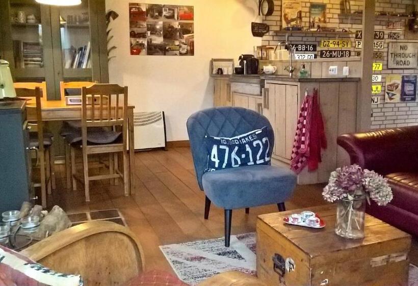 家庭间, Holiday Cottage De Garage Inn