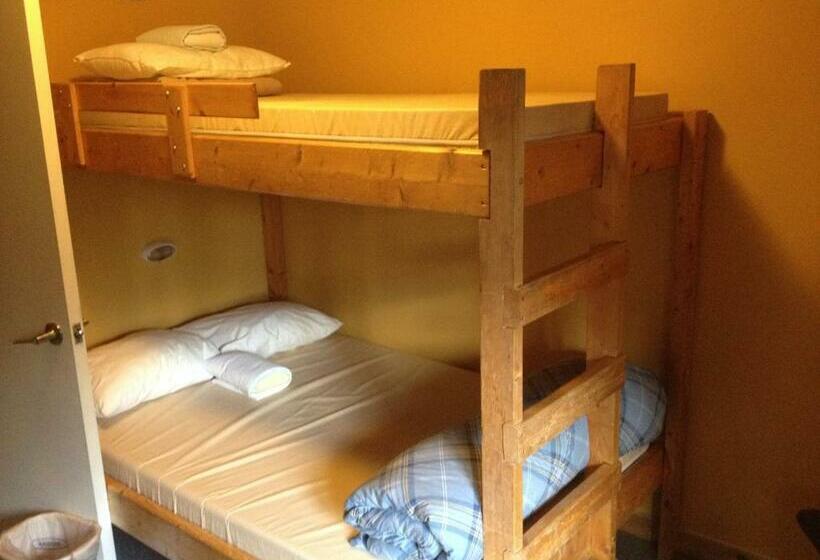 デラックスファミリールーム, Hi Nordegg Hostel