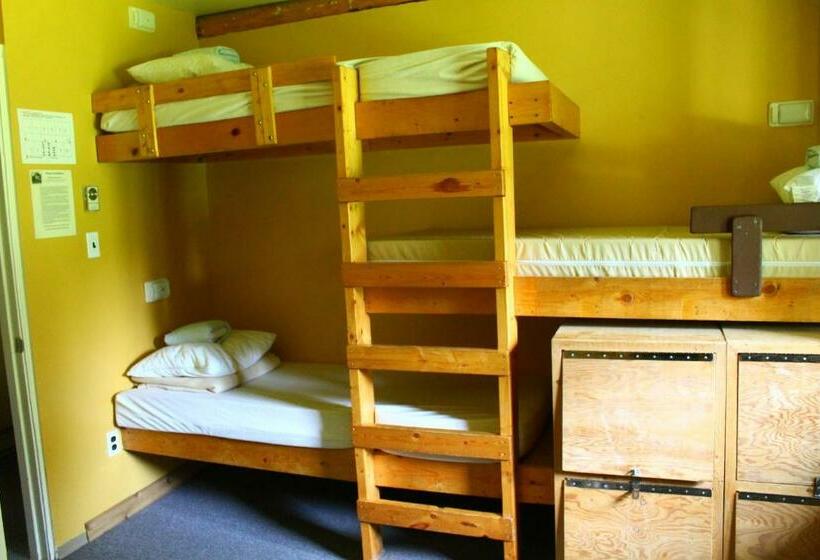 デラックスファミリールーム, Hi Nordegg Hostel