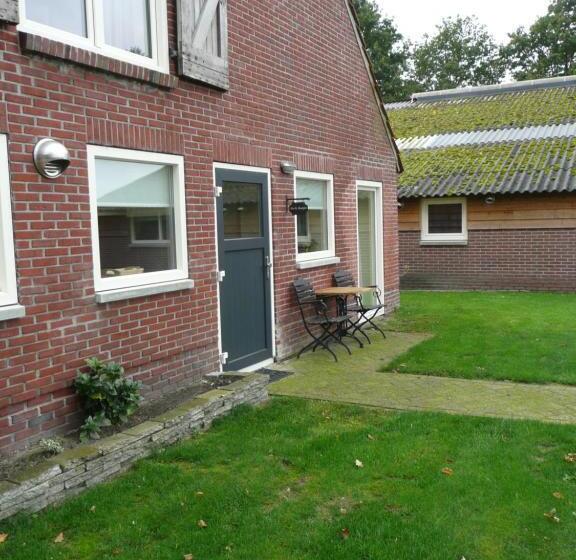 דירת שלושה חדרים, De Johanneshoeve