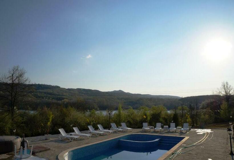 豪华湖景房, Family Complex Krisbo