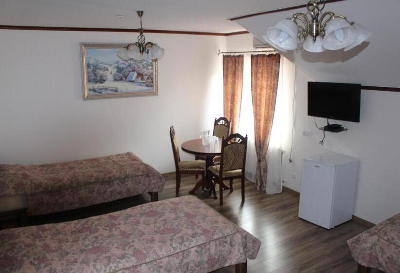 スーペリアトリプルルーム, Gostyniy Dvir Synevir