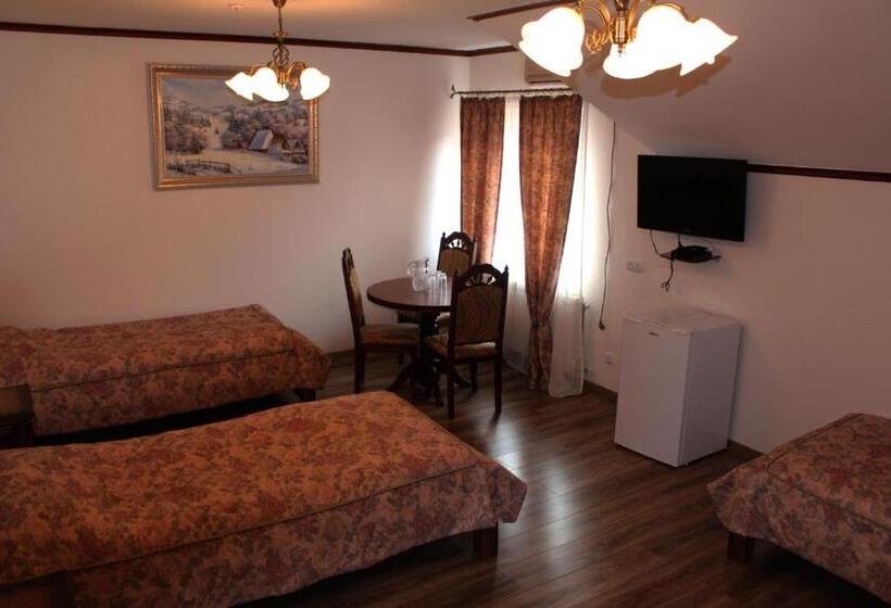 スーペリアトリプルルーム, Gostyniy Dvir Synevir