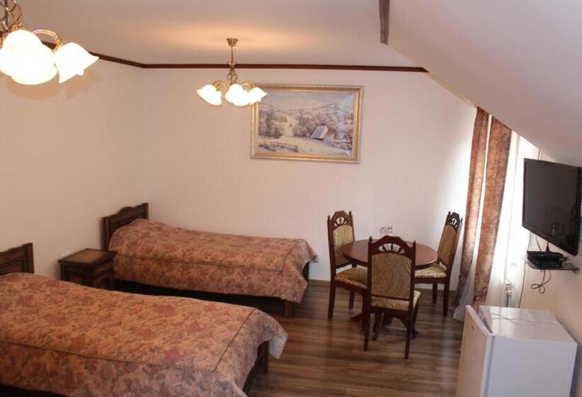 スーペリアトリプルルーム, Gostyniy Dvir Synevir