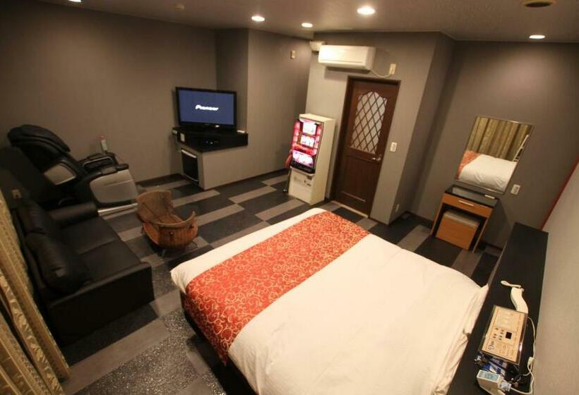 Номер Deluxe, Sindbad Yamagata