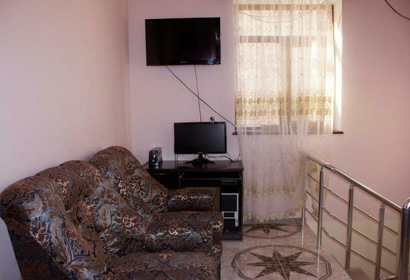 Quarto standard, Tatev Shinuhayr