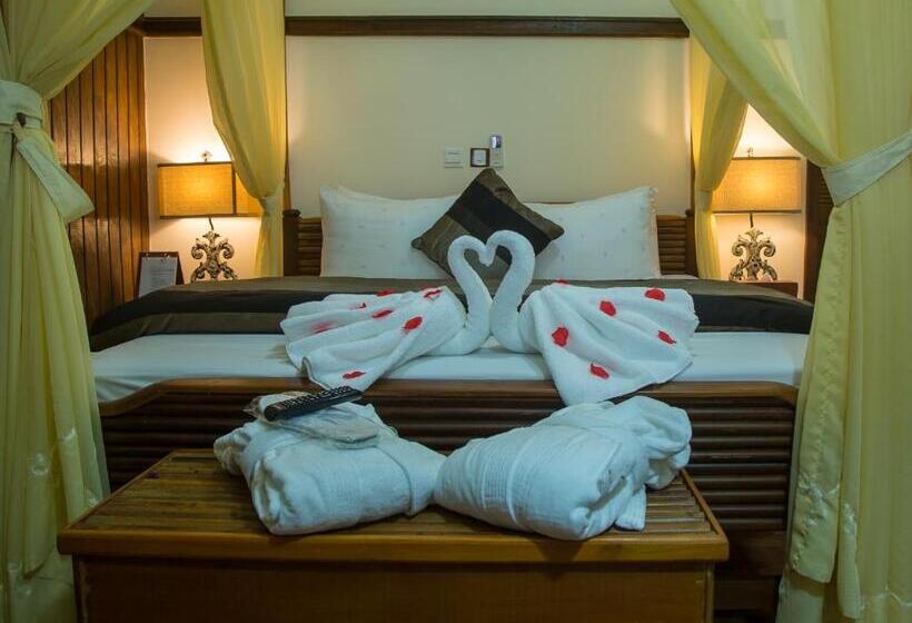 סוויטה אקזקיוטיב, Maaha Beach Resort